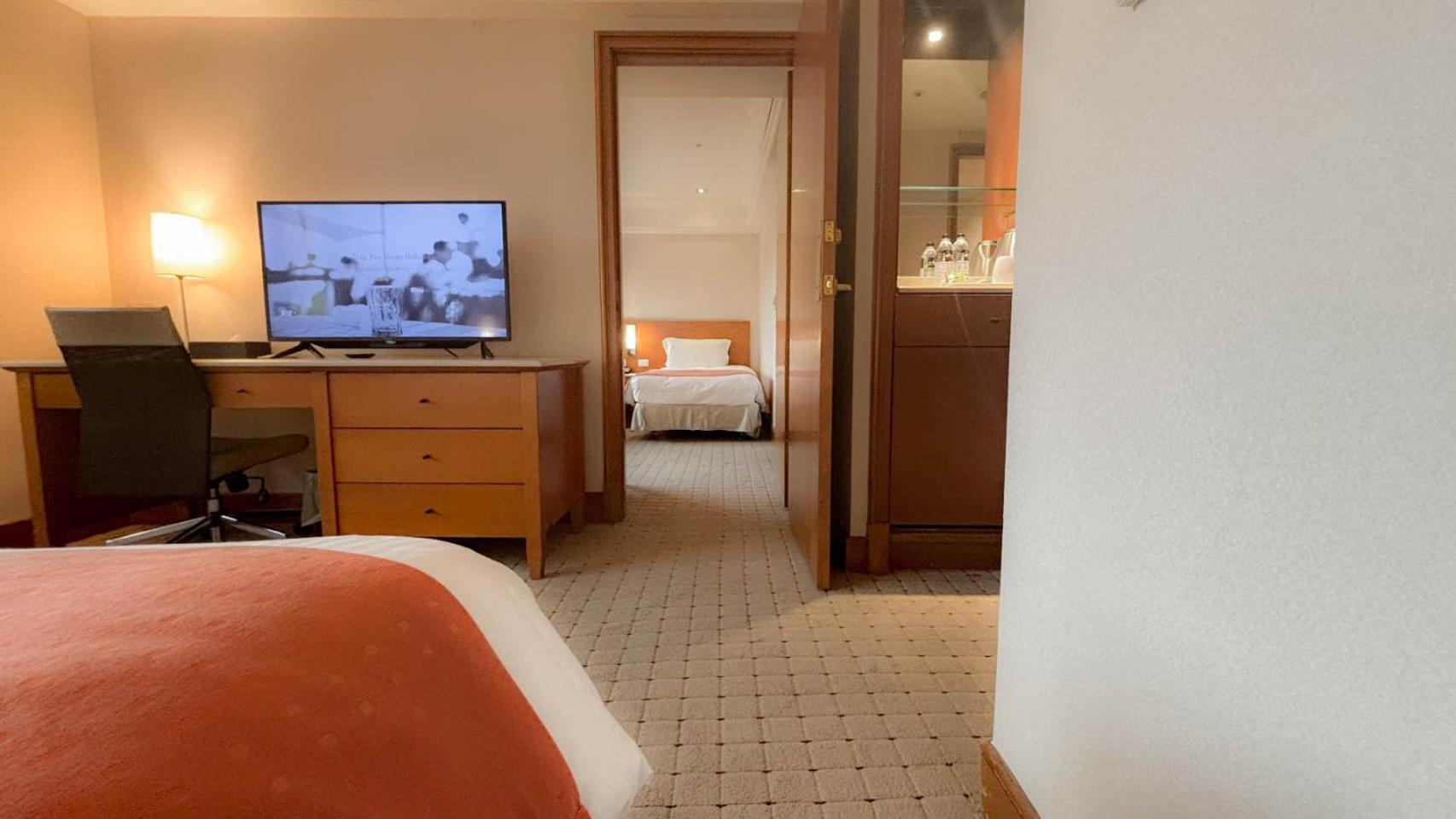 Hione Holiday Hotel Тайпей Екстериор снимка